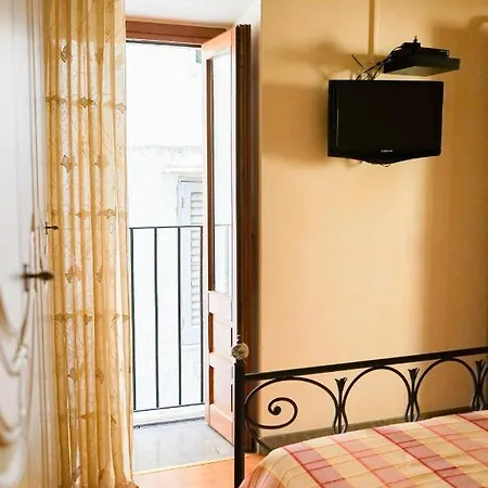Mela's House Cefalu