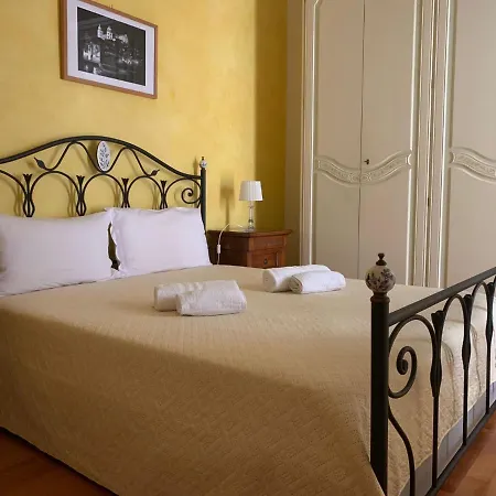 Mela's House Cefalu