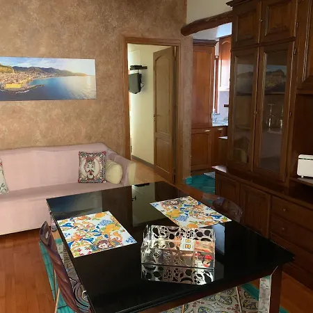 Mela's House Apartment
